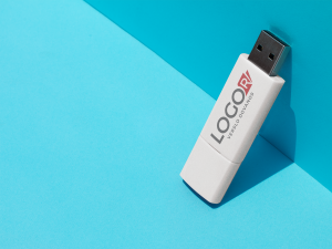 spauda-ant-usb-atmintiniu_versli-mama